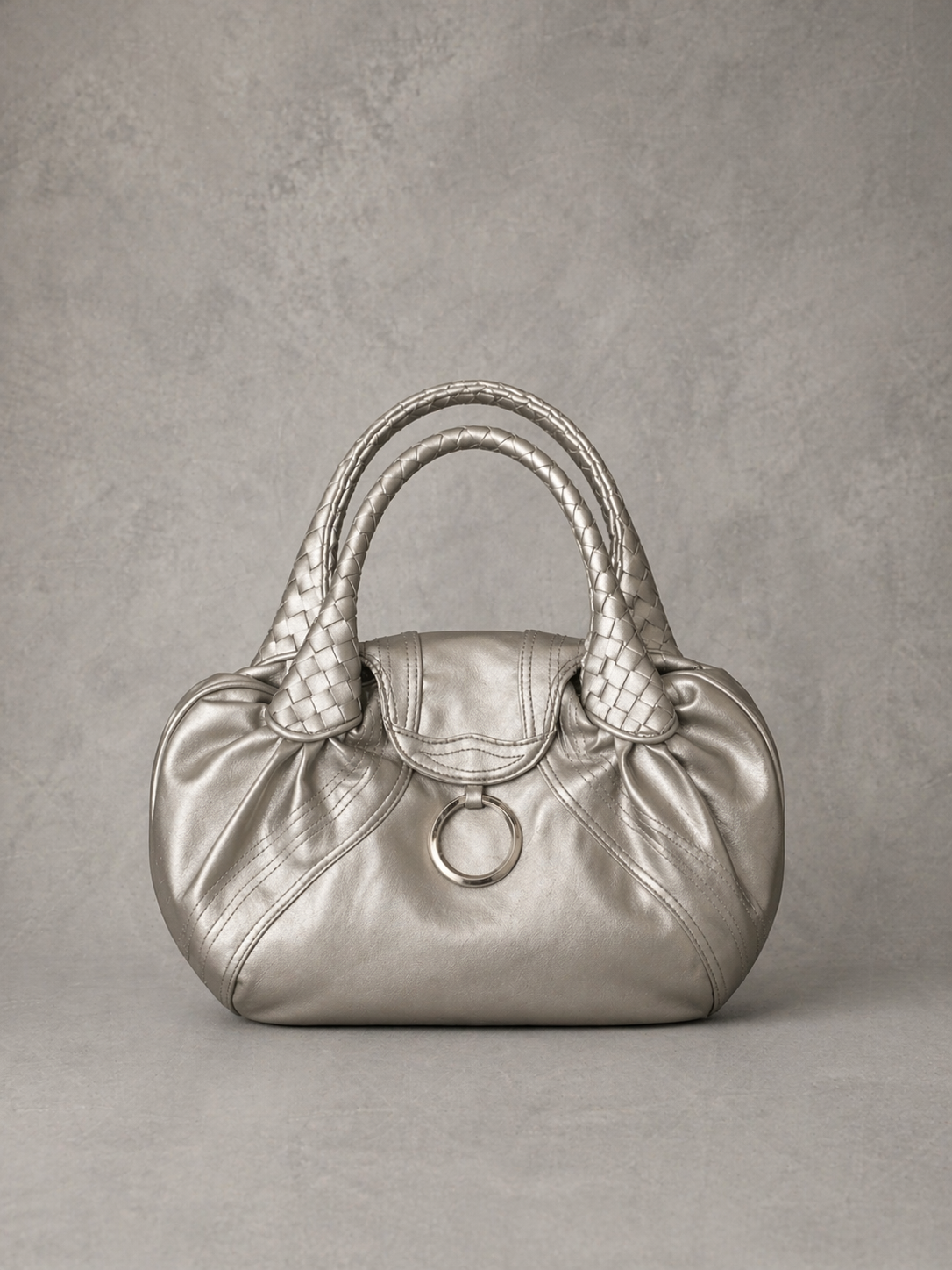 cartera plateada sin marca