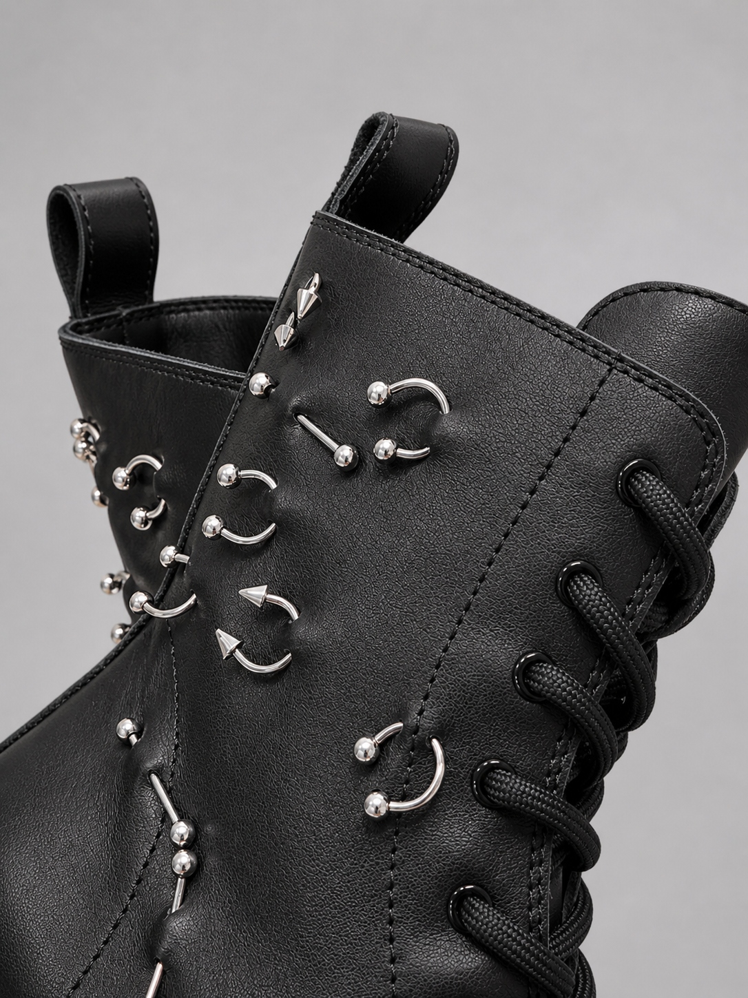 ✧ balenciaga botas con piercing