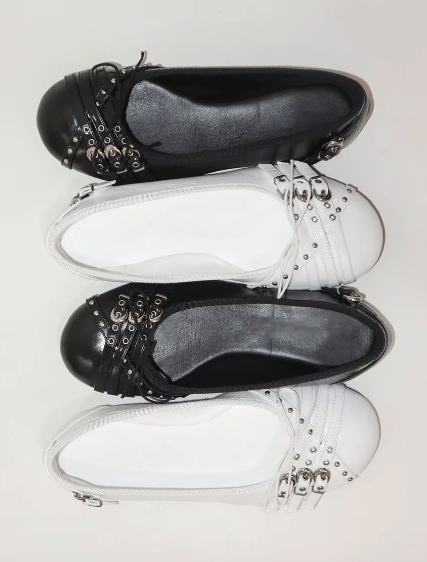 flats con detalle metálico
