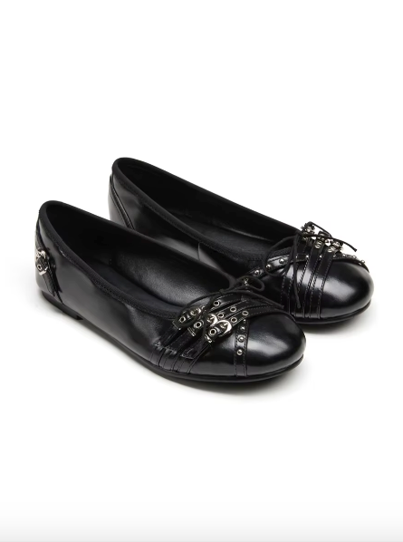 ✧ flats negras con detalle metálico